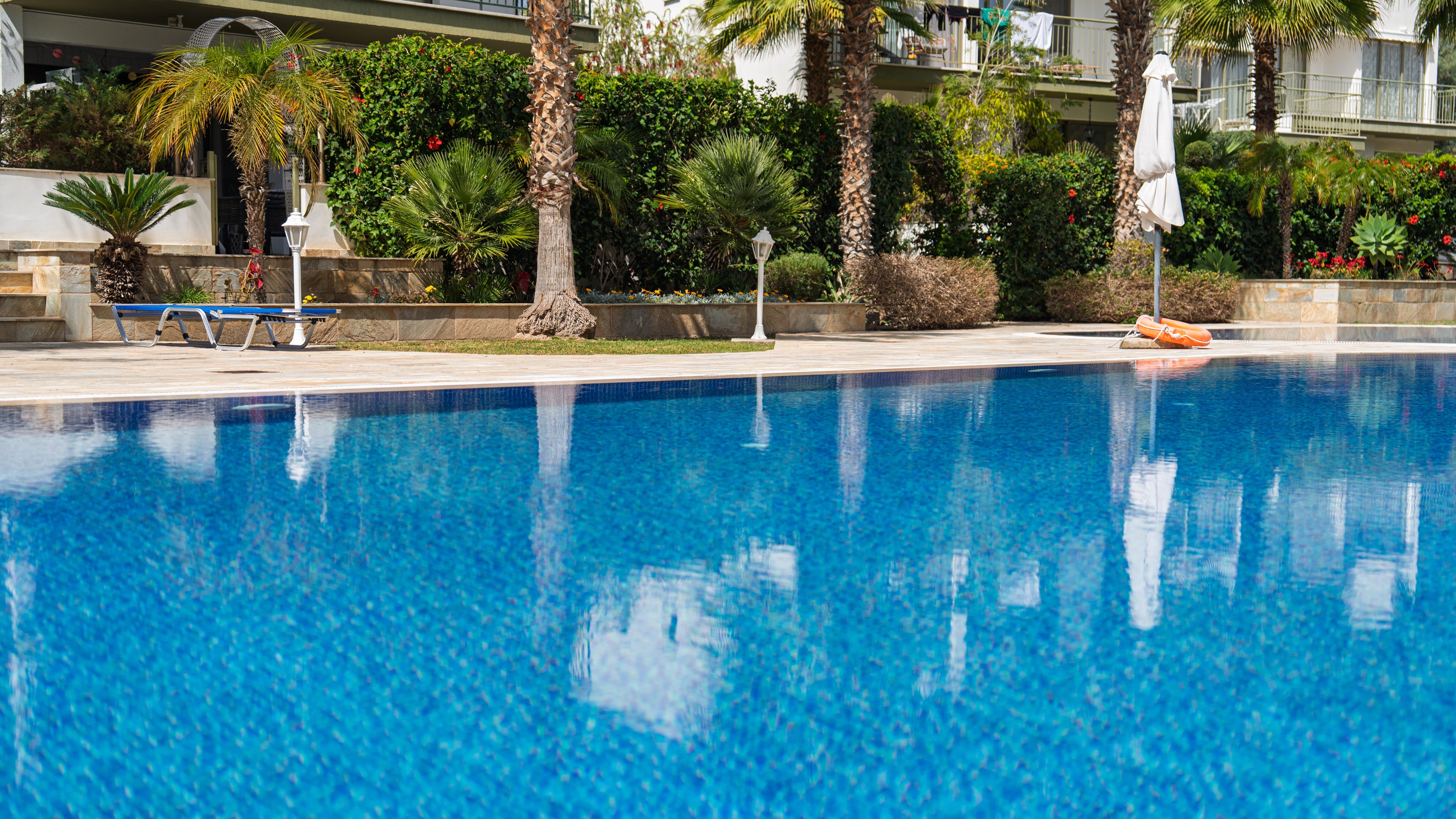 Direct booking site for a short-term rental property